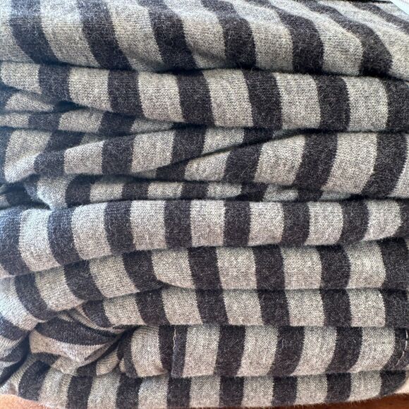 Pottery Barn Favorite Tee Organic Striped Jersey Knit Sheets Black Gray XL Twin - Picture 4 of 7
